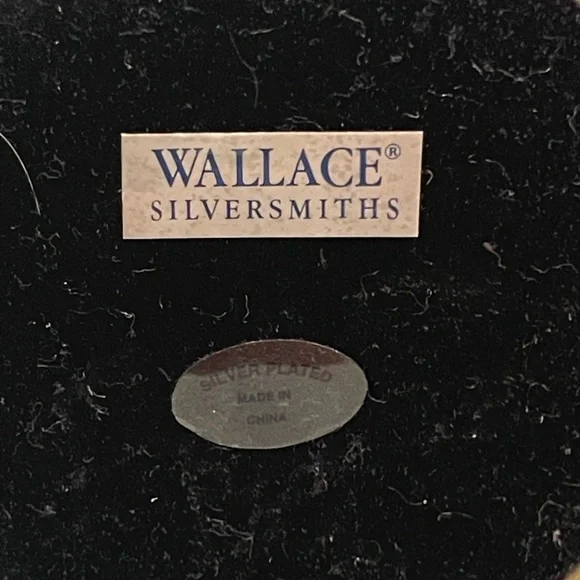 Wallace Silversmiths Vintage salt & pepper shakers - Picture 2 of 3